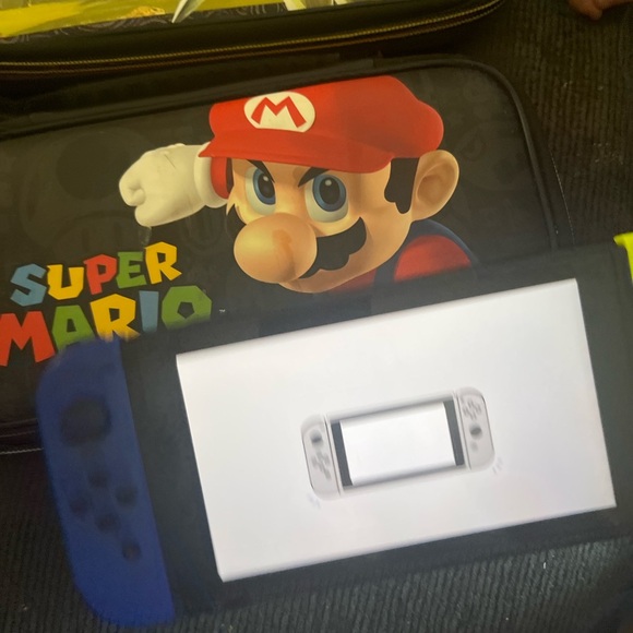 Nintendo Switch 👾 read description - Picture 2 of 2